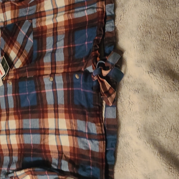 NWT !! PLAID SHIRT !! - Picture 4 of 5